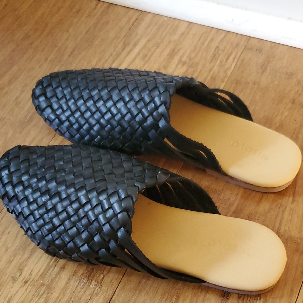 Nisolo Black Woven Leather Slip On Size 6.5